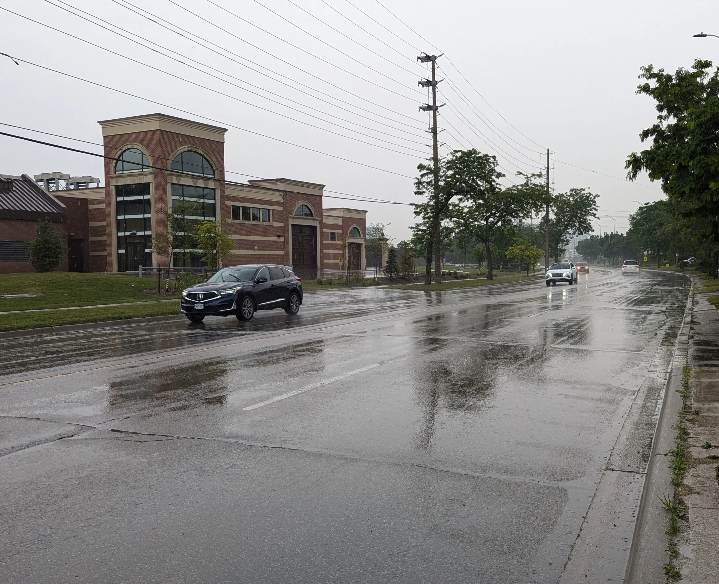 Severe thunderstorm warning in effect for Mississauga